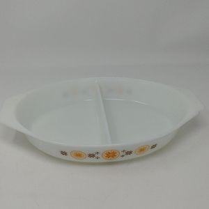 Pyrex Town and Country 1.5 qt Divided Oval